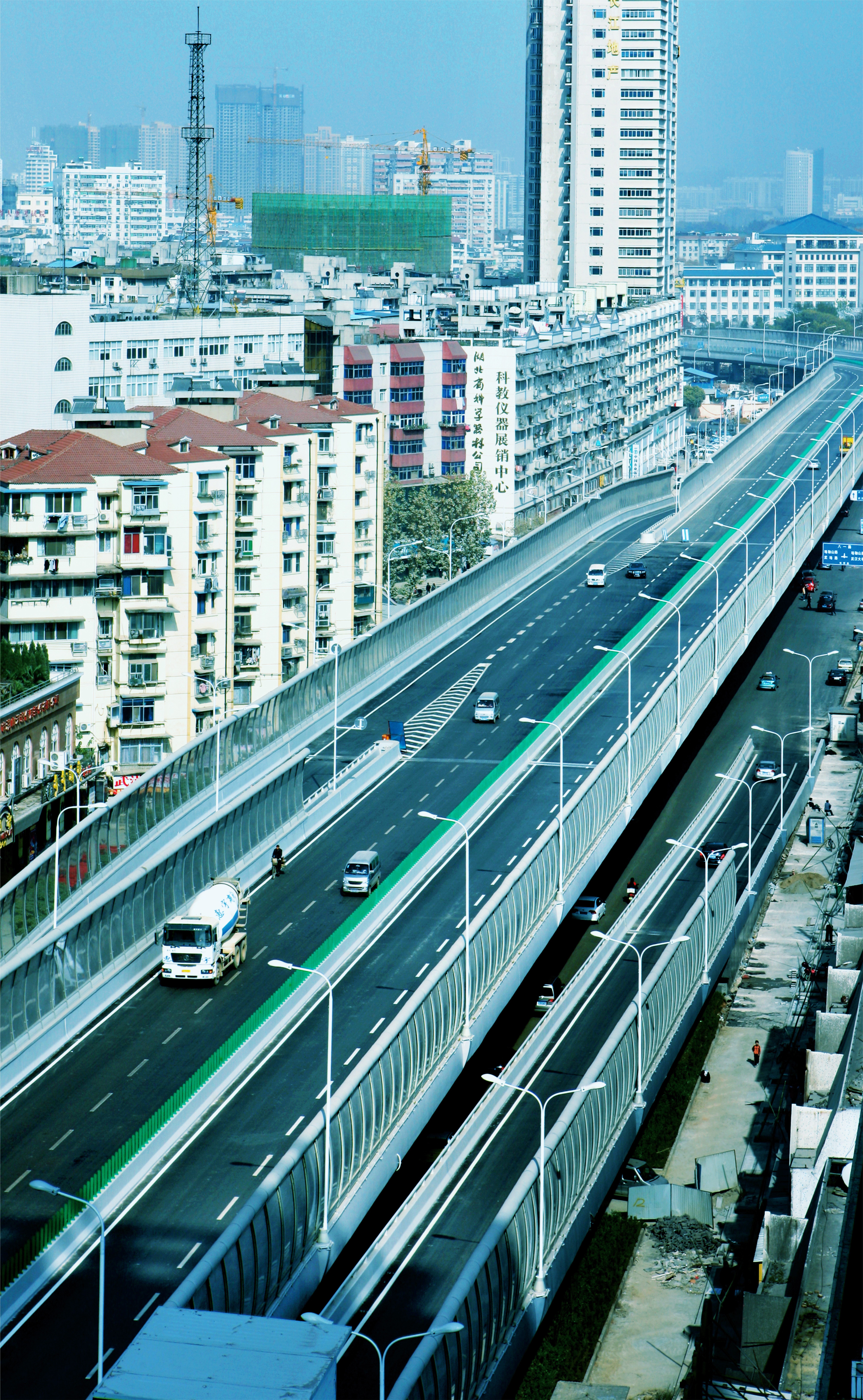 武漢市二環(huán)線（武珞路——八一路）高架橋工程（中國市政金杯示范工程）.jpg